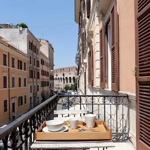 Santi Quattro Al Colosseo Bed & Breakfast Roma